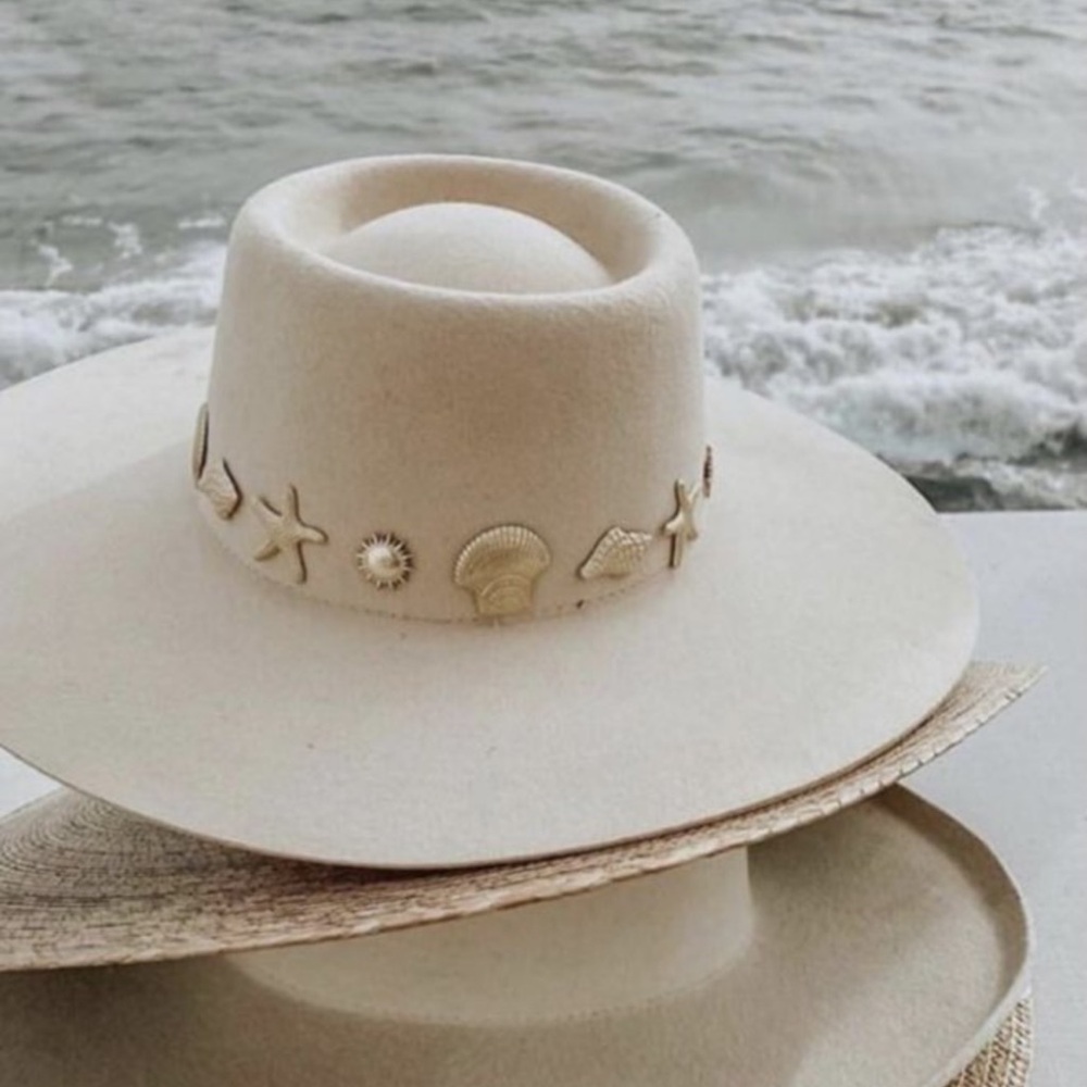 Seaside boater hat 🐚